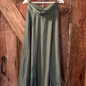 NWOT Delizia Small Pine Green A-Line Midi Skirt with Side Zipper